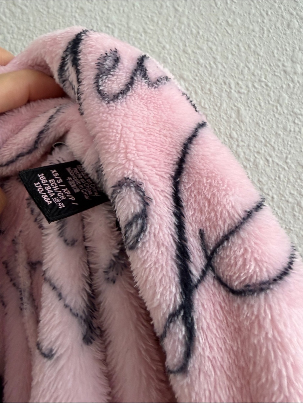 Plush Script-Print Hooded Robe - Pink - Picture 3 of 4